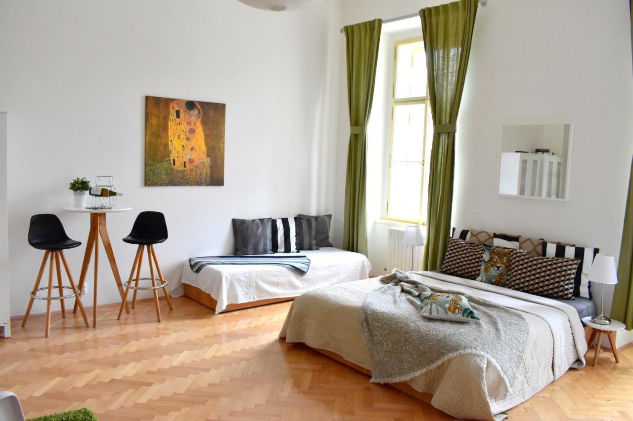 פראג Wellness Apartments Florenc מראה חיצוני תמונה